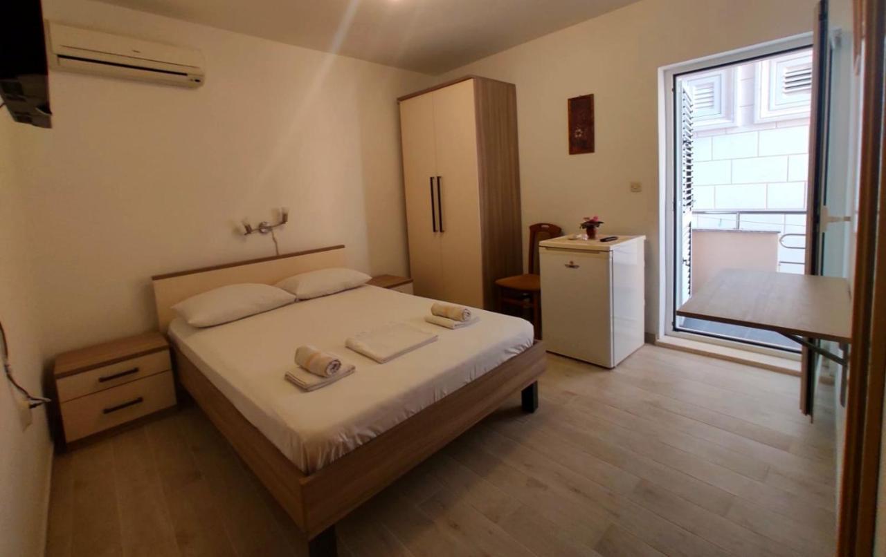 Apartments Dragica Milna  Exterior photo