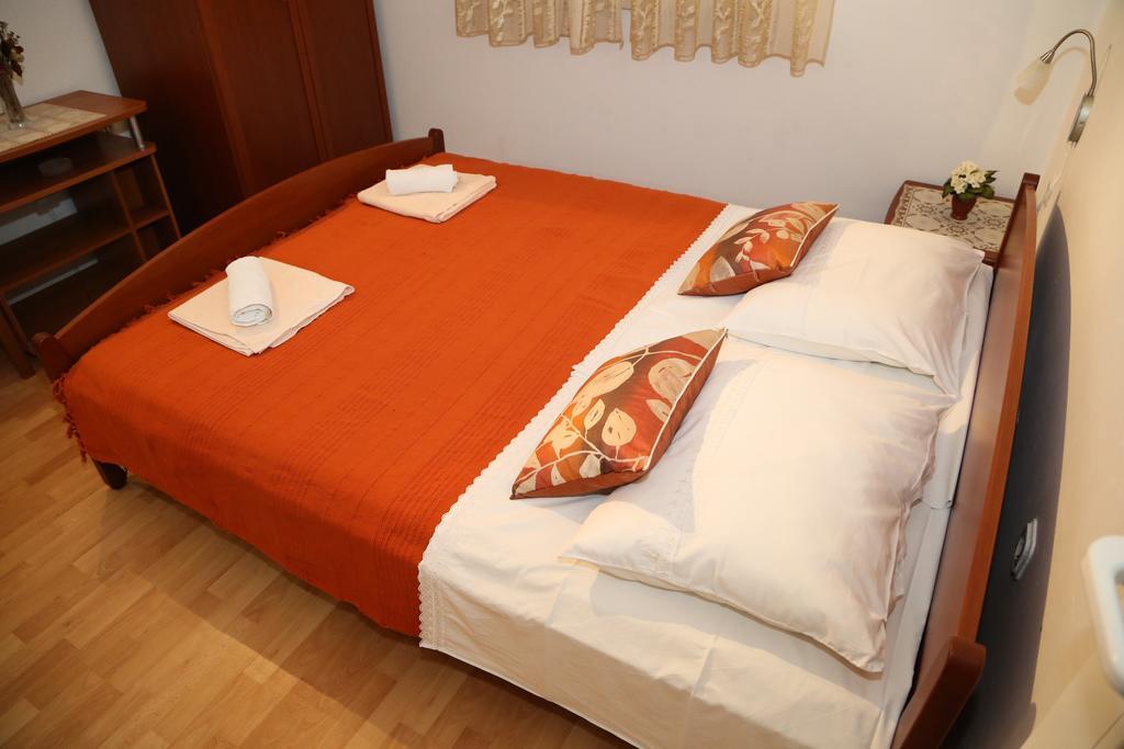Apartments Dragica Milna  Exterior photo