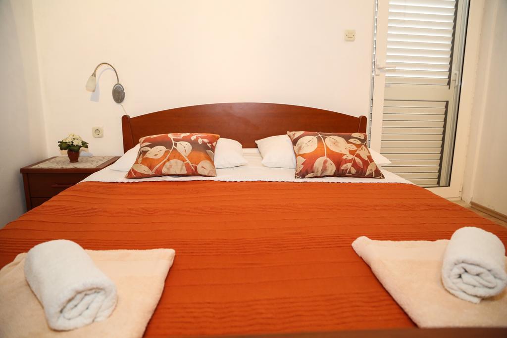 Apartments Dragica Milna  Exterior photo