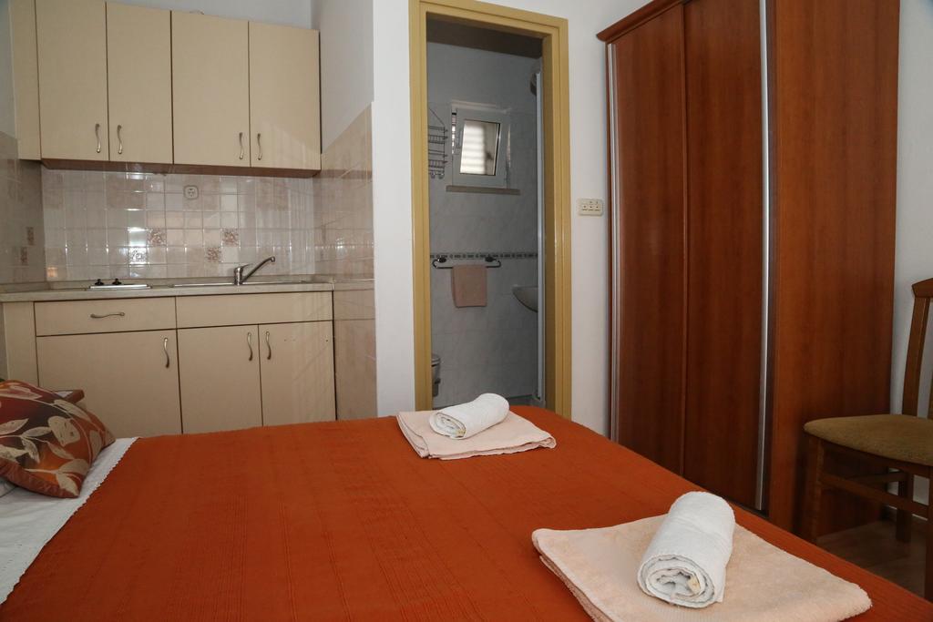 Apartments Dragica Milna  Exterior photo