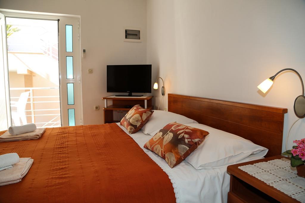 Apartments Dragica Milna  Exterior photo