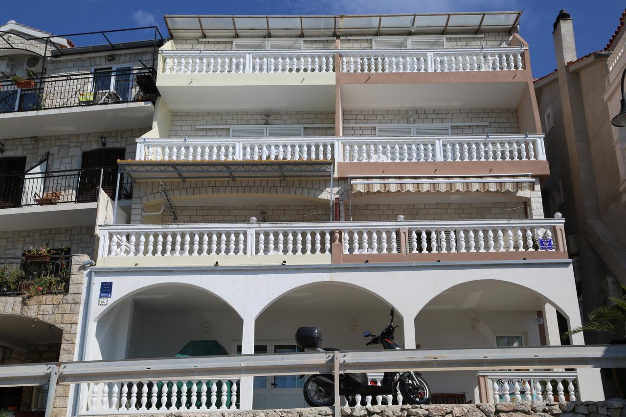 Apartments Dragica Milna  Exterior photo